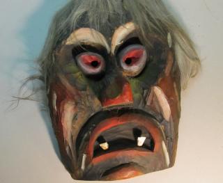 Zdjęcie – Maskenmuseum. Diedorf 21. Loetschental, autor Jakob Tanas 1962.JPG