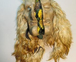 Zdjęcie – Maskenmuseum. Diedorf 34. maska otwierana.JPG