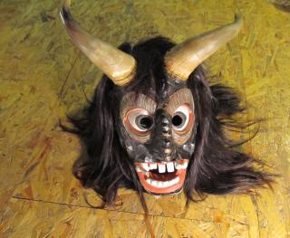 Zdjęcie – Maskenmuseum. Diedorf 12. Breitenbach am Inn - Perchte.JPG